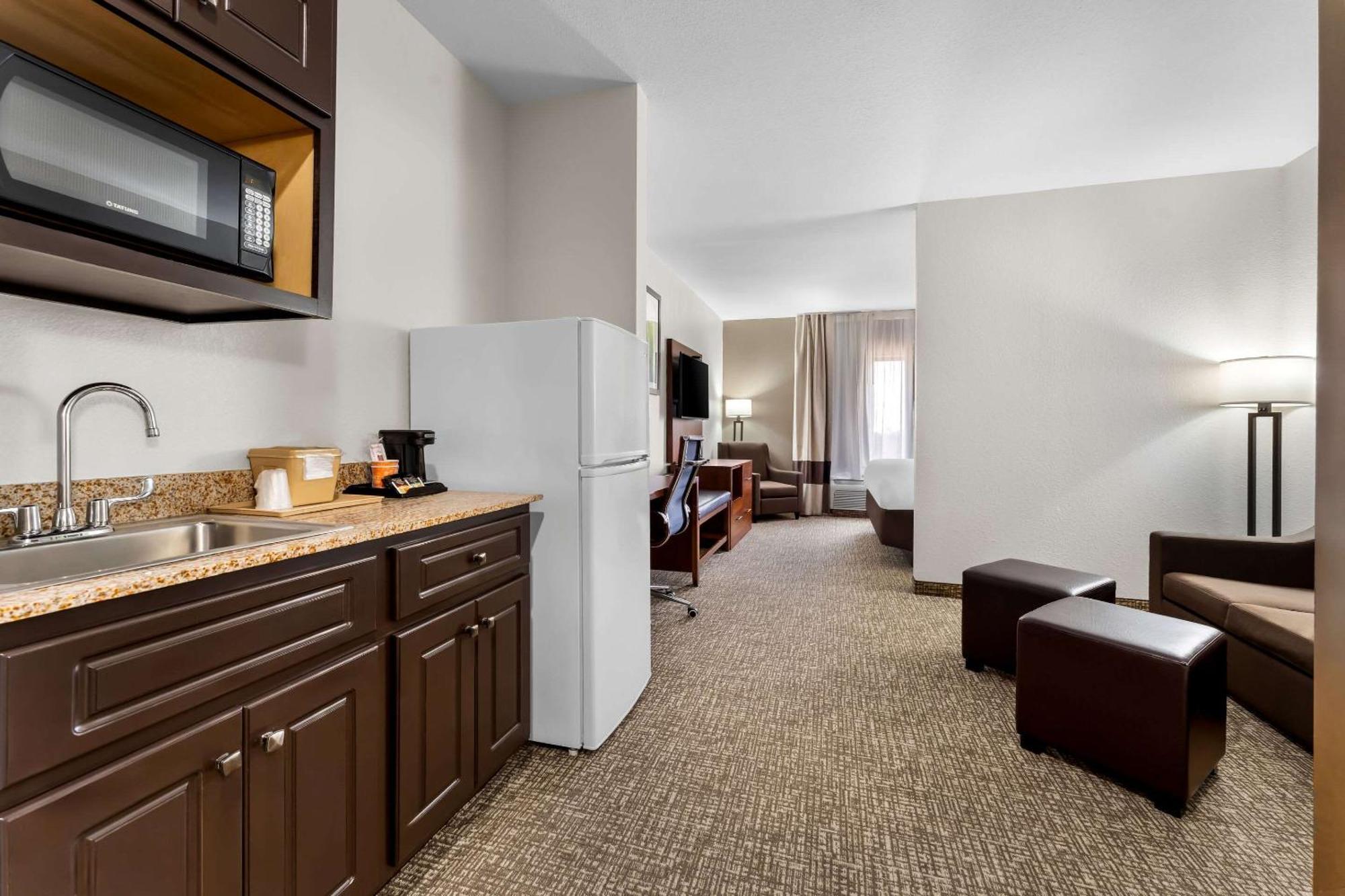 Comfort Inn & Suites Augusta West Near Fort Eisenhower Екстериор снимка
